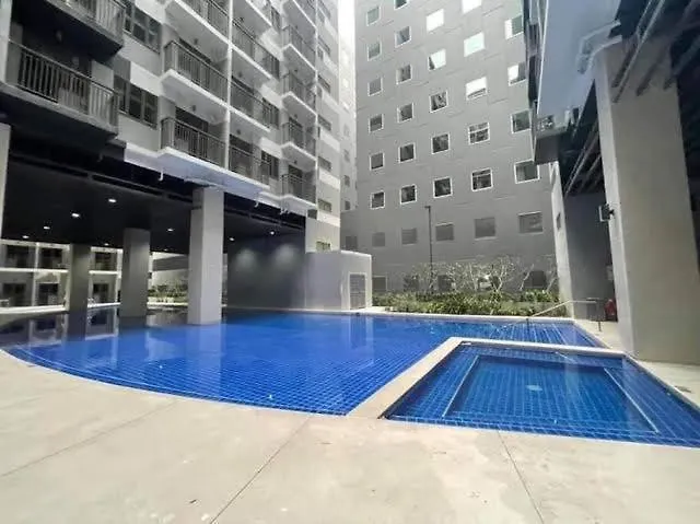 Happy Sunshine Staycation Moa Near Airport Manila Filipinas